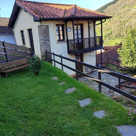 La Casina De Santulaya Villa Cangas De Narcea Eksteriør billede