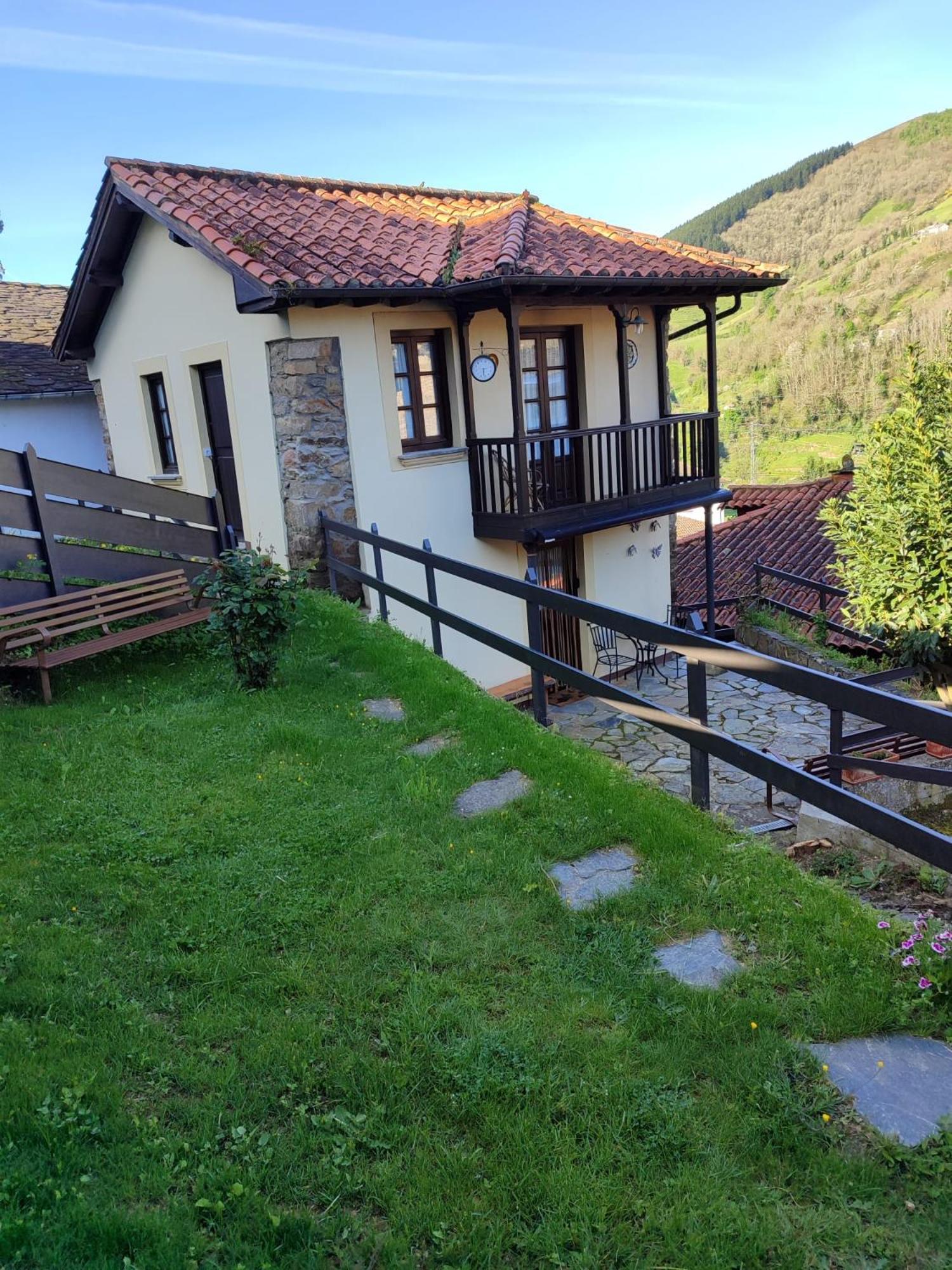 La Casina De Santulaya Villa Cangas De Narcea Eksteriør billede